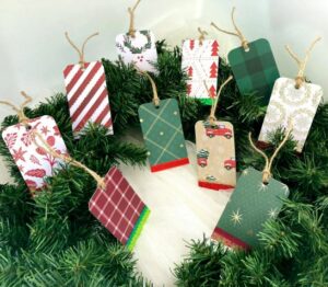 10 Tags Displayed On A Christmas Wreath