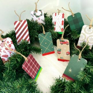 10 Tags Displayed On A Christmas Wreath